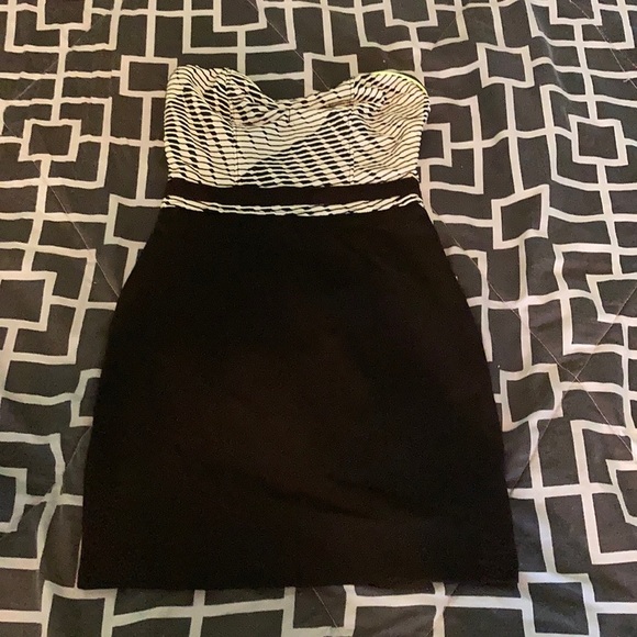 Skirt XS. Preloved. Stretch material. - Picture 1 of 9